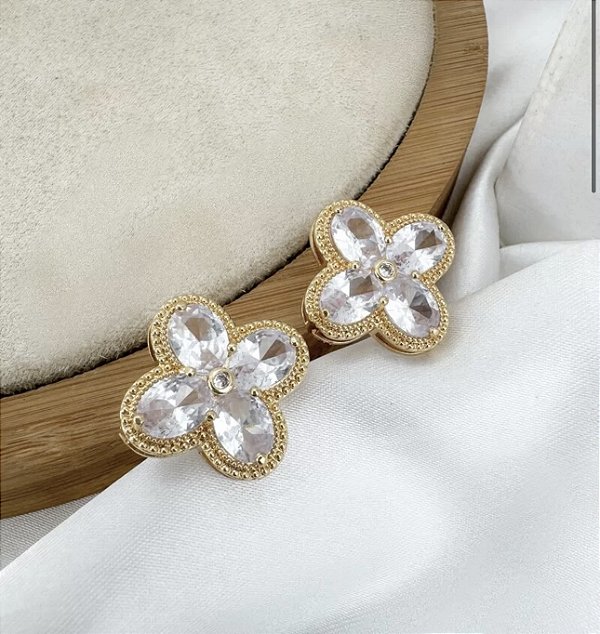 Brinco LARRY flor com zirconias folhada a ouro
