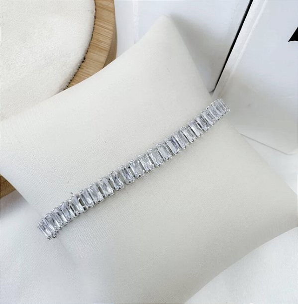 Pulseira CALICE cravejado com zirconia em navete folheada a prata