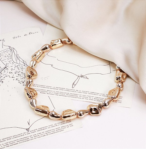 Choker FANTINE peças orgânicas folheada a ouro
