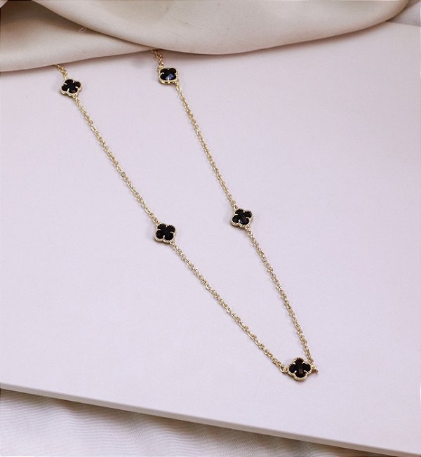 Colar LORELAY longuinho trevo preto folheado a ouro