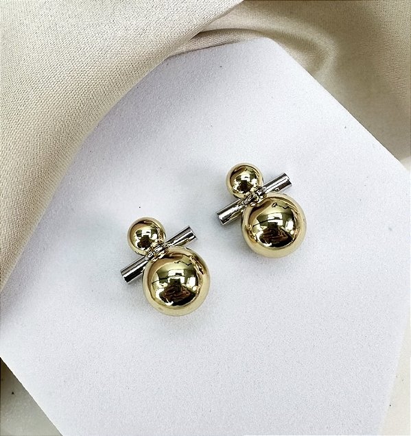 Brinco PRIM mini dupla esfera mix de banhos folheada a ouro