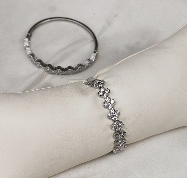 Bracelete ROSALIA trevo cravejado com zirconia folheada a prata
