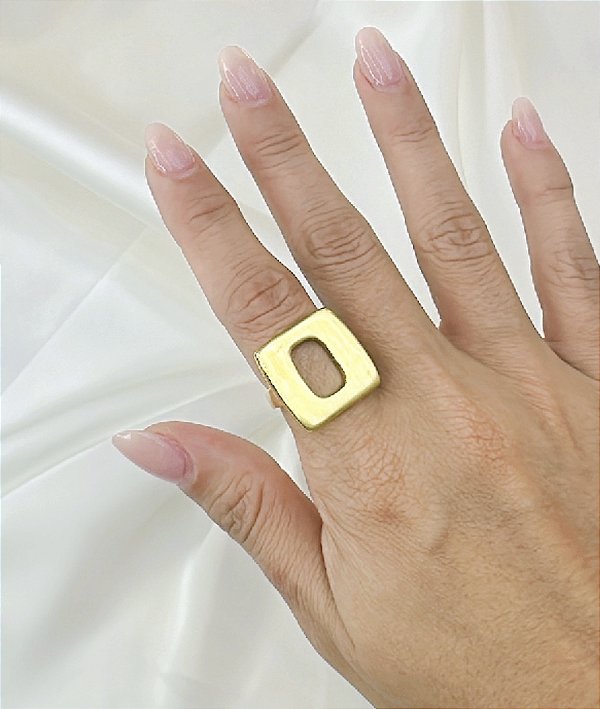 Anel GLENDA quadrado folheada a ouro