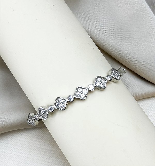 Bracelete REMI trevo cravejado com zirconia folheada a prata