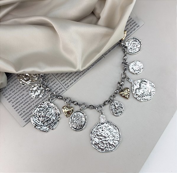 Colar QATAR MAX medalhas prateadas + mix de banhos