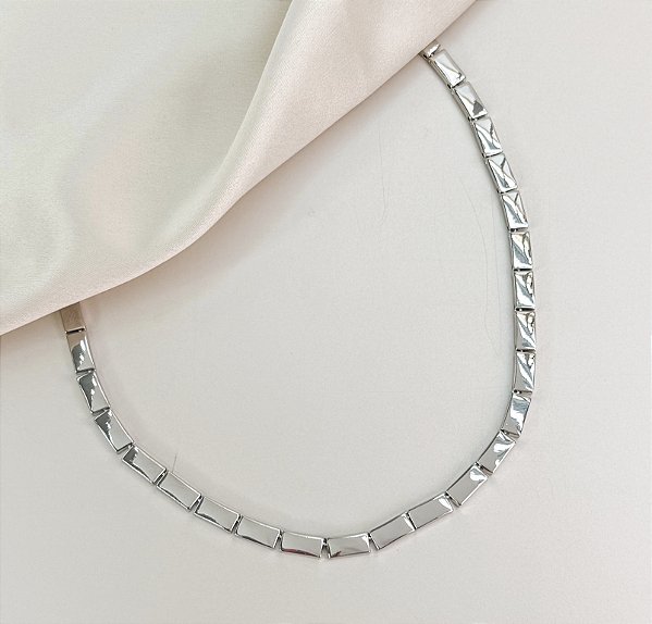 Choker PERRY riviera plaquinhas folheada a prata