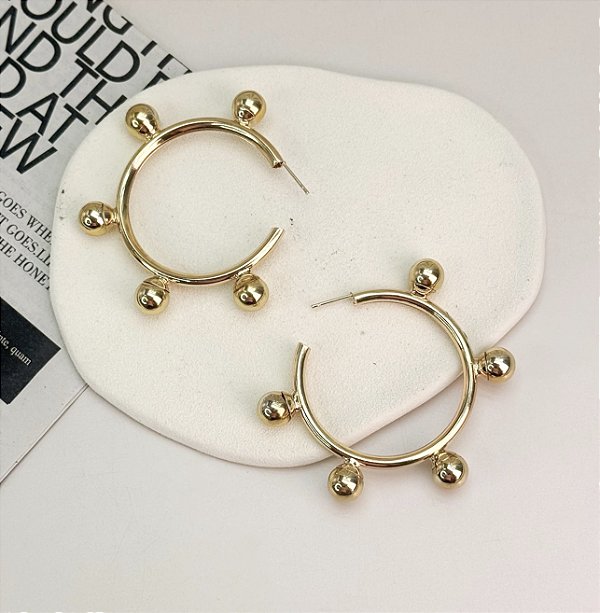 Argola ZAMBIA max com esfera folheada a ouro