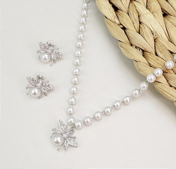 Conjunto FOZ colar mini pérolas com pingente de abelha folheada a prata