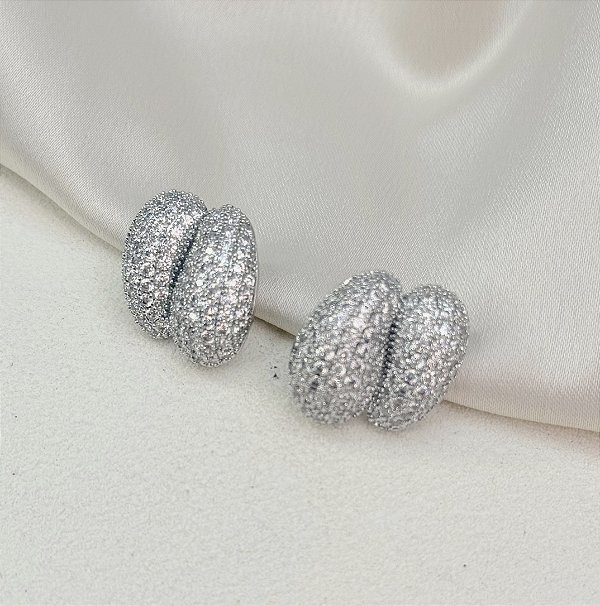 Brinco JOBI gotas cravejados com microzirconia folhada a prata