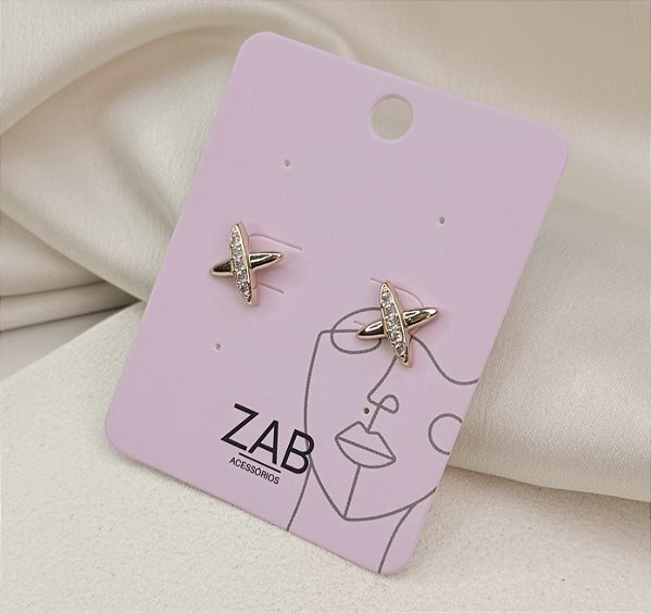 Brinco MOCHI mini X cravejado de zirconia folheada a ouro