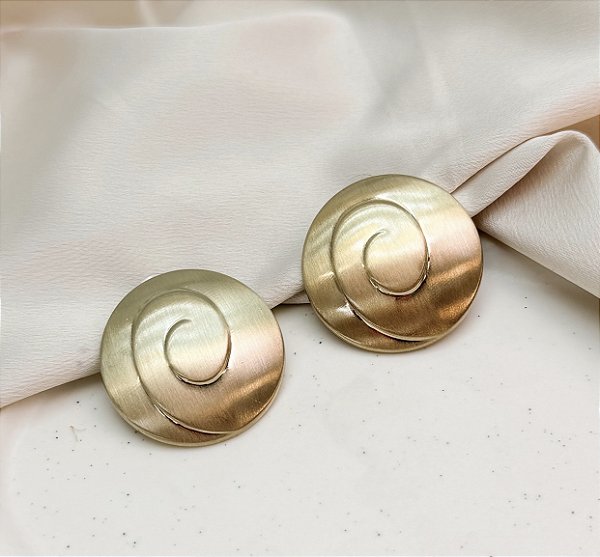 Brinco JONES boton meia esfera escovada