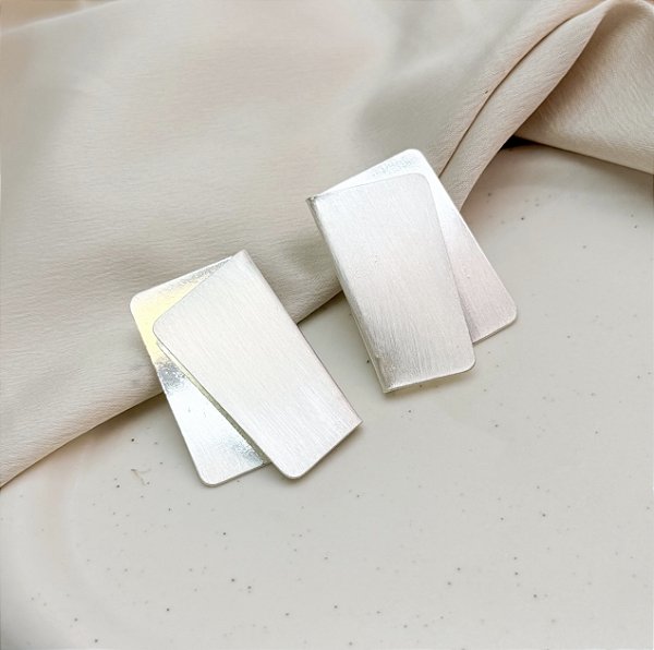 Brinco JOEY placa organica folheado a prata