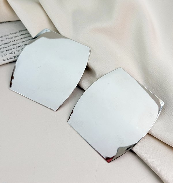 Brinco JIM max placa folheado a prata