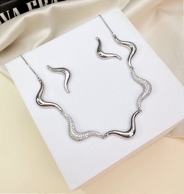 Conjunto NOVARA colar e brinco cravejado zirconia folheada a prata
