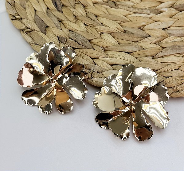 Brinco IPANEMA max flor folheada a ouro