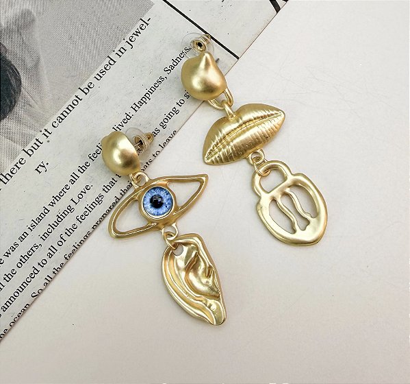 Brinco GUNGA charms fosco folheada a ouro