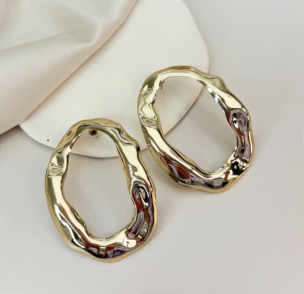 Max brinco GIL martelado vazado folheado a ouro