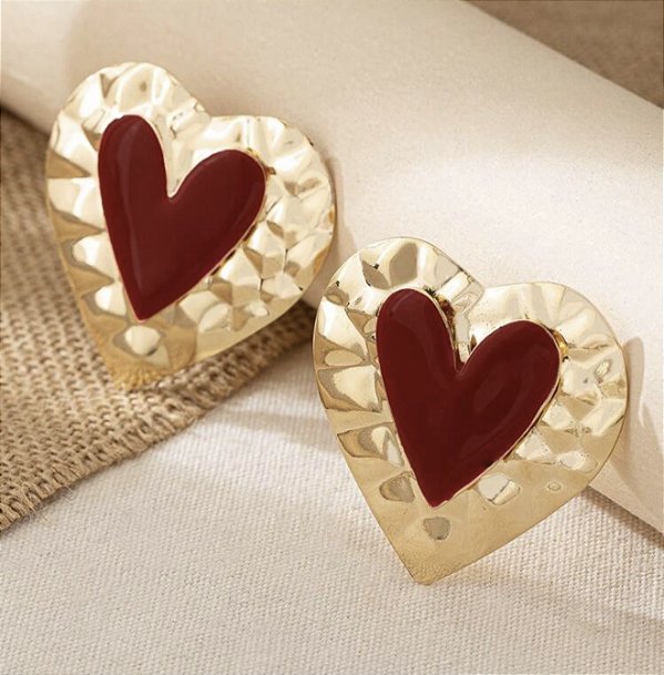 Brinco URSULA coração martelado folheada a ouro