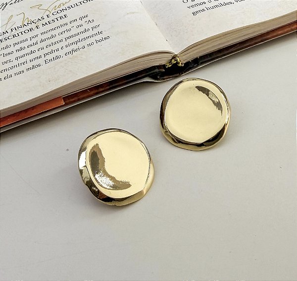 Brinco DRIZELE boton chapada folheada a ouro