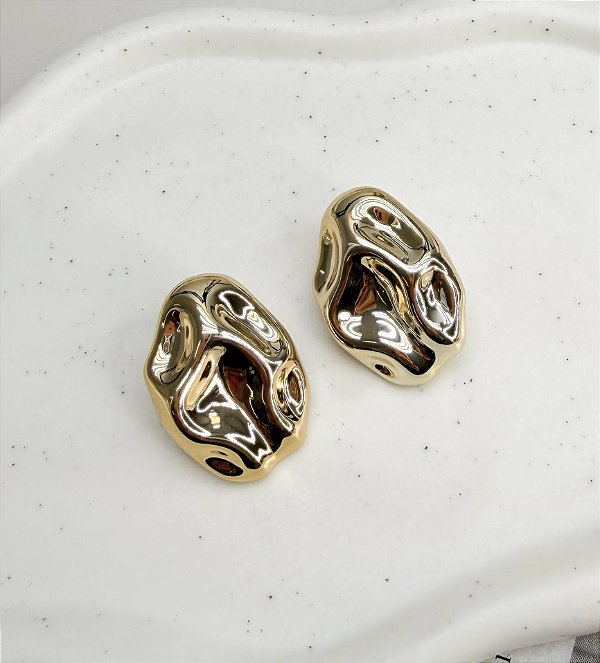 Brinco SUVA organico folheada a ouro