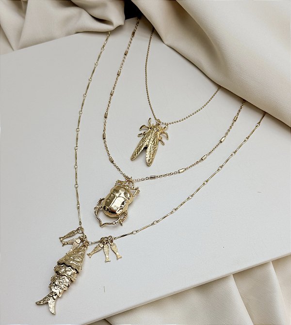 Colar CELINE triplo folheada a ouro