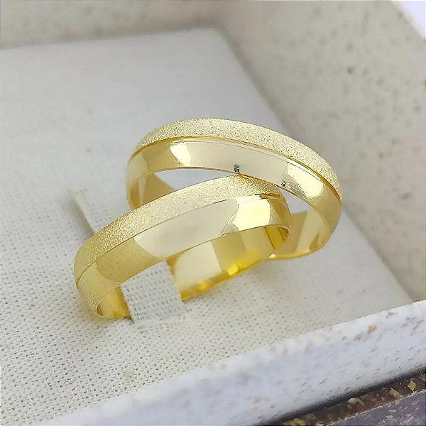 VL 106 - Par de Alianças em Ouro Amarelo 18K