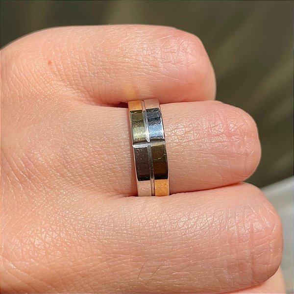 VL 808 - Par de Alianças em Ouro Amarelo e Branco 18K