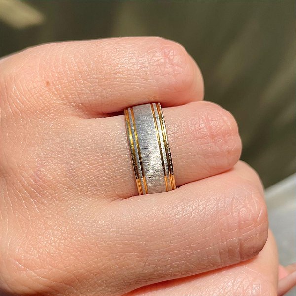 VL 812 - Par de Alianças em Ouro Amarelo e Branco 18K