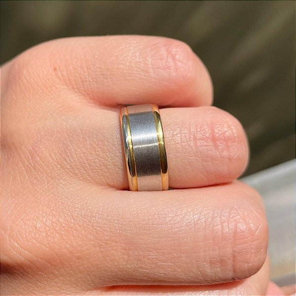 VL 815 - Par de Alianças em Ouro Amarelo e Branco 18K