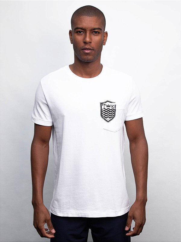 T-Shirt Bolso Brasão Branco Osklen