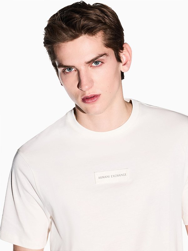 Camiseta Armani Exchange Slim Fit em Algodão Off White