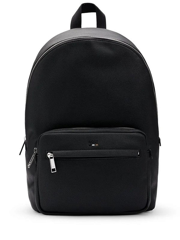 Mochila Boss de Couro Sintético com Acabamentos em Metal Preto