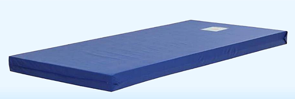 Colchão com capa hospitalar