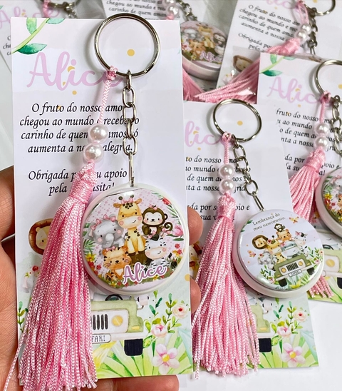 10 Bottons Chaveiros Dupla-Face com Card + Tassel + Miçangas + Embalagem Individual - Safari Menina