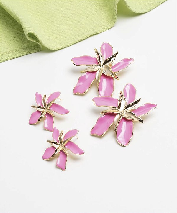 Brinco Lírio Esmaltado Rosa G