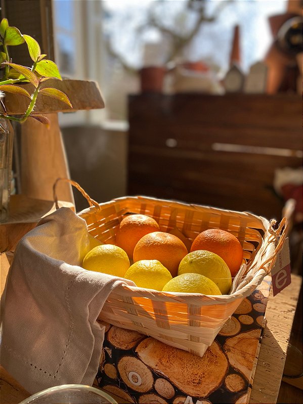 Cesto de palha quadrado