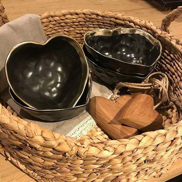 Bowl coração preto com dourado