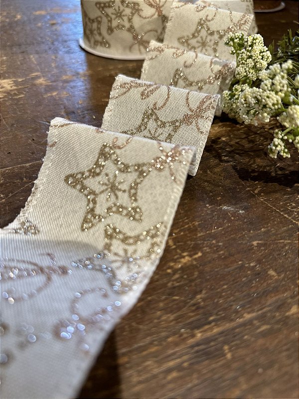 Fita decorativa com estrelas