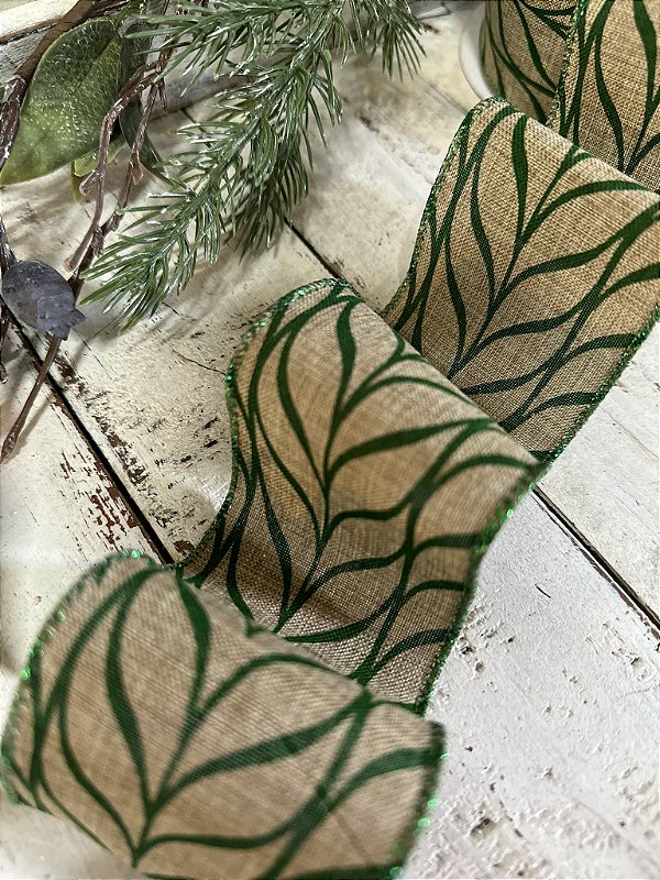 Fita bege com arabesco verde