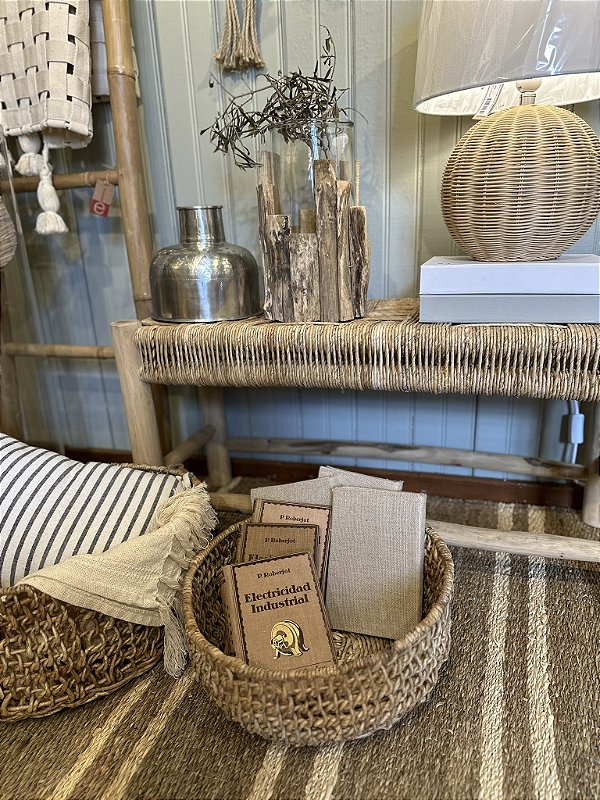 Cesto de fibra natural bege P