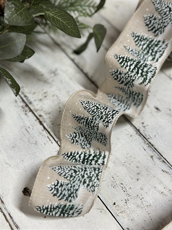 Fita nude com pinheiros