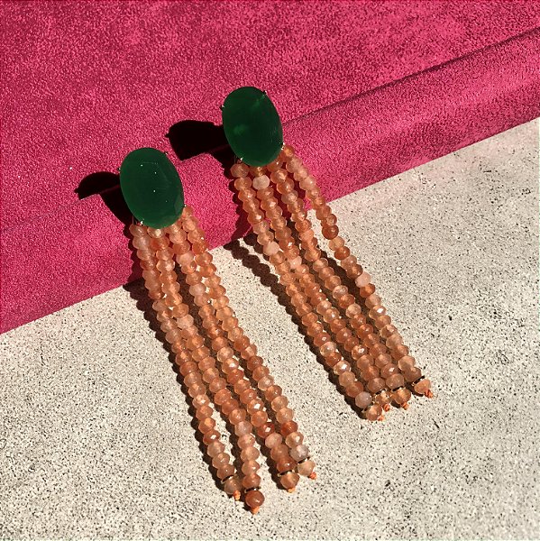 Brinco Oval Esmeralda Leitosa Com Franja Fixa Em Pedras Naturais Jade Laranja Mescla Banhado a Ouro