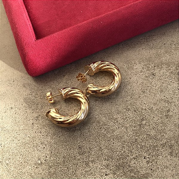 Argola Textura Trançada Banhado a Ouro