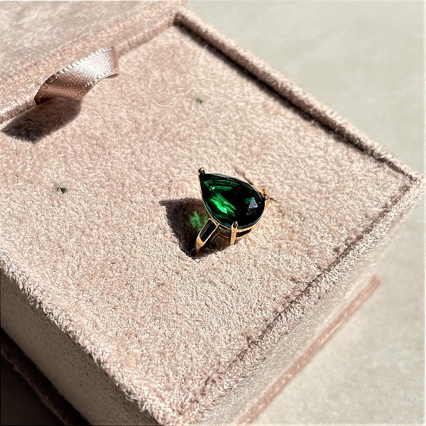 Anel Gota Esmeralda Banhado a Ouro - Aro Regulável