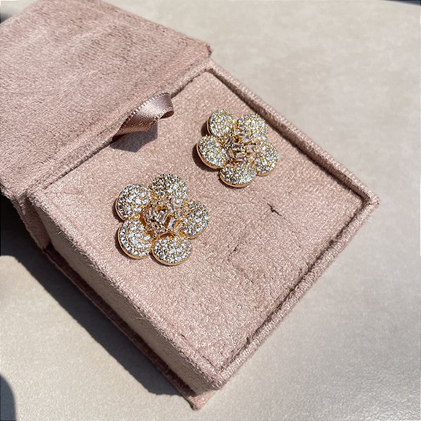 Brinco Flower Cravejada Banhado a Ouro