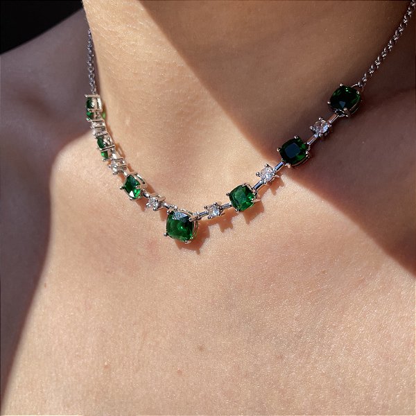 Colar Square Esmeralda Banhado a Ródio Branco