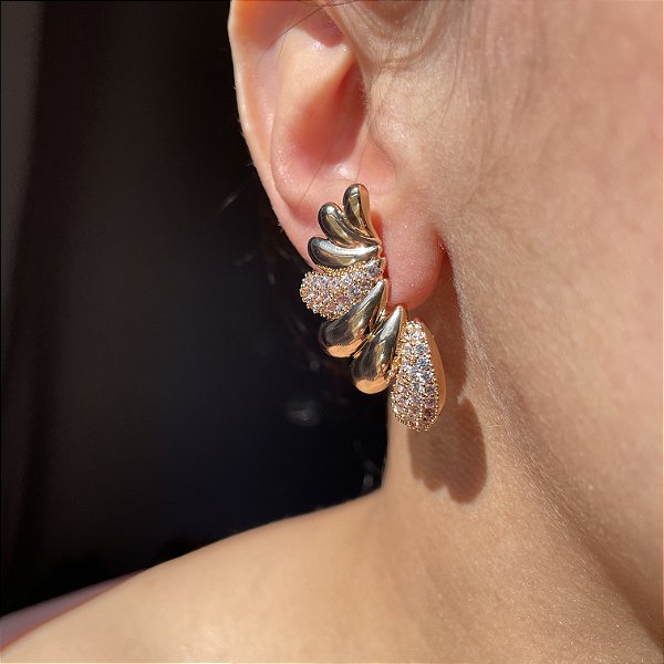 Brinco Ear Cuff Gotas Lisas e Cravejadas Banhado a Ouro