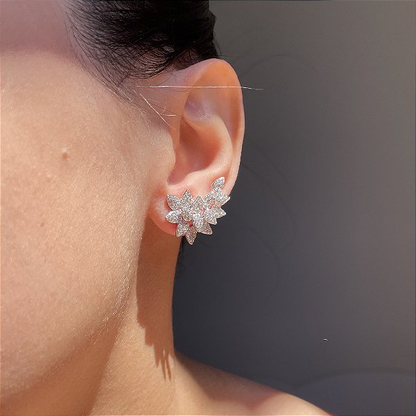 Brinco Ear Cuff Leaf Relevo Cristal Banhado a Ródio Branco