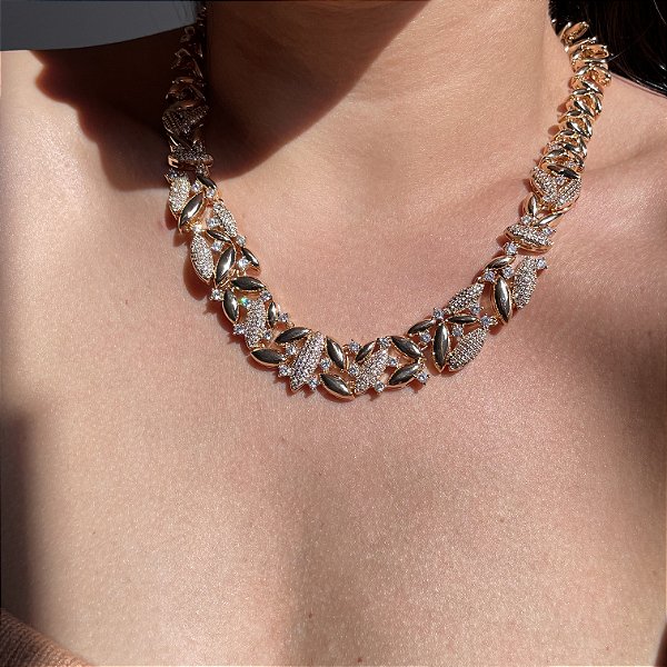 Colar Luxo Folhagem Cristal Banhado a Ouro
