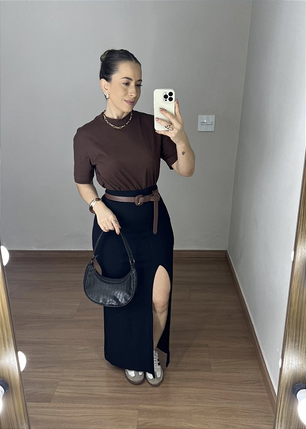 Saia canelada com fenda